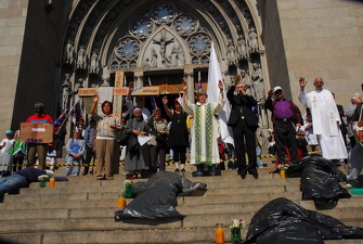 20082007 dom odilo massacre moradores rua foto Luciney Martins02