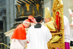24112007 dom recebe cardinalato foto loservatorio romano02