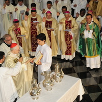 10042009 dom odilo missa crisma_foto Luciney Martins01.jpg