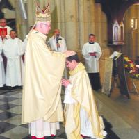 09072011 dom odilo dom julio akamine ordenaçao episcopal_foto Luciney Martins01.jpg