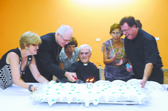 18122011 dom odilo conego trivinho 75anos sacerdocio foto Luciney Martins01