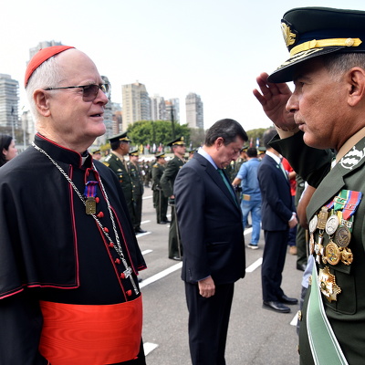 Cardeal Odilo Pedro Scherer recebe a Medalha do Pacificador