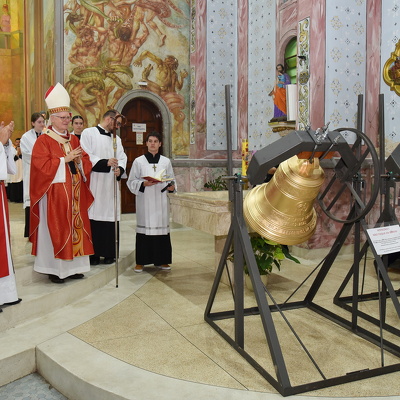 Bênção dos Sinos na Paróquia Santa Cândida