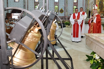 24 paroquia santa candida bencao sinos006