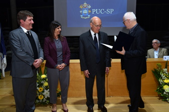 22 padre oscar beozzo doutor honoris causa puc004