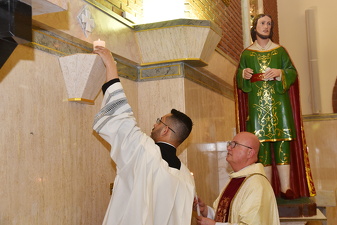 29 paroquia sao vito dedicacao altar056