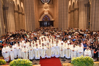 10 ordenacao sacerdotal arquidiocesana075 foto Luciney Martins