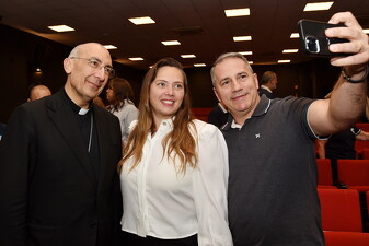 18 cardeal baldassare reina pastoal familiar007