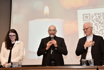 18 cardeal baldassare reina pastoal familiar014