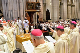08 semana santa arquidiocesana missa crisma13