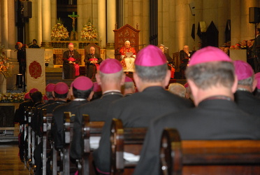 04 catedral se 70anos papa bento054