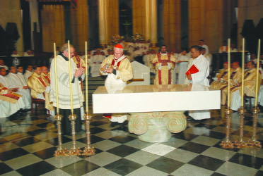 05092008 dom odilo dedicacao altar catedral se foto Luciney Martins01