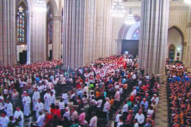 24112008 dom odilo missa um ano cardinalato foto Helel Ueno01