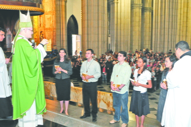 04102009 dom odilo envia missionarias budapeste foto Luciney Martins01