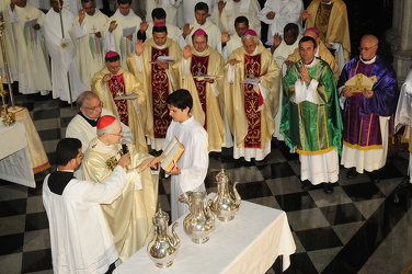 10042009 dom odilo missa crisma foto Luciney Martins01