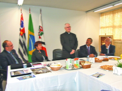 24032009 dom odilo na academia de policia civil foto Elvira Freitas01