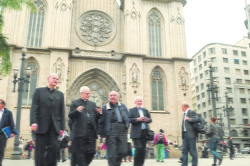 11102010 dom odilo comitiva adveniat foto Luciney Martins02