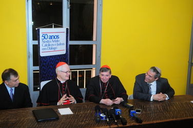 02092015 dom odilo cardeal kurt koch rabino michel schlesinger nostra aetate 50anos foto Luciney Martins01
