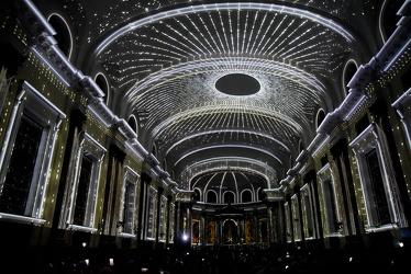 30  genesis expetaculo imersivo luzes01