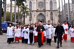 13 jubileu2025 peregrinacao coroinhas servidores altar001