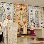 27 paroquia santa rosa lima dedicacao altar011.JPG