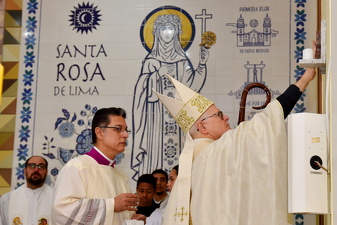 Dedicação do Altar e da Igreja na Paróquia Santa Rosa de Lima - Foto 1407