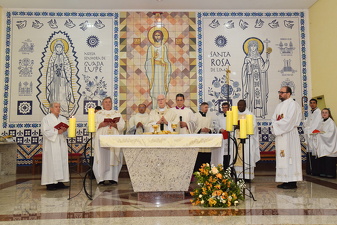 Dedicação do Altar e da Igreja na Paróquia Santa Rosa de Lima - Foto 1414