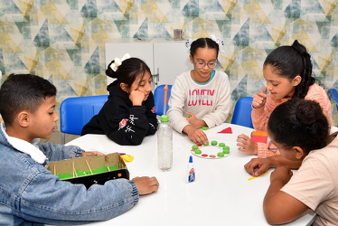 15 paroquia sao vitor contraturno brinquedos reciclaveis02