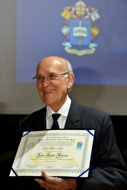 22 padre oscar beozzo doutor honoris causa puc060