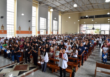 19 paroquia natividade senhor dedicacao altar005