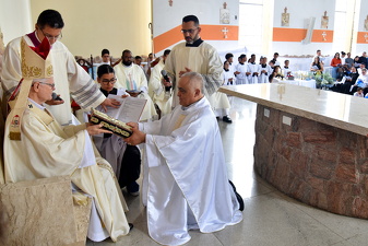 19 paroquia natividade senhor dedicacao altar013