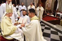 10 ordenacao sacerdotal arquidiocesana048 foto Luciney Martins