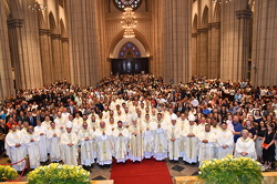 10 ordenacao sacerdotal arquidiocesana075 foto Luciney Martins