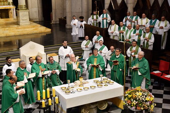 Missa de Posse no Ofício dos novos Bispos Auxiliares - Foto 4227