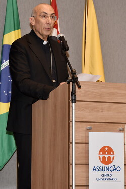 18 cardeal baldassare reina pastoal familiar025