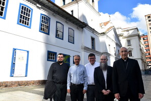 18 cardeal baldassare reina pateo colegio016