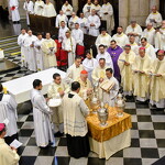 08 semana santa arquidiocesana missa crisma11.JPG